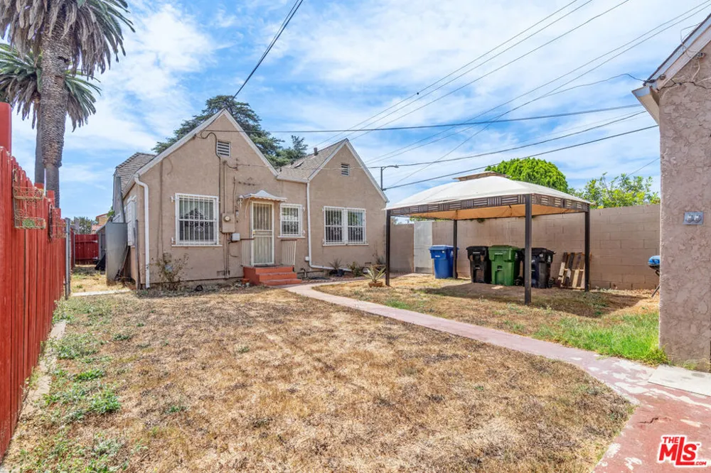 2059 W 78th Street Los Angeles, CA 90047