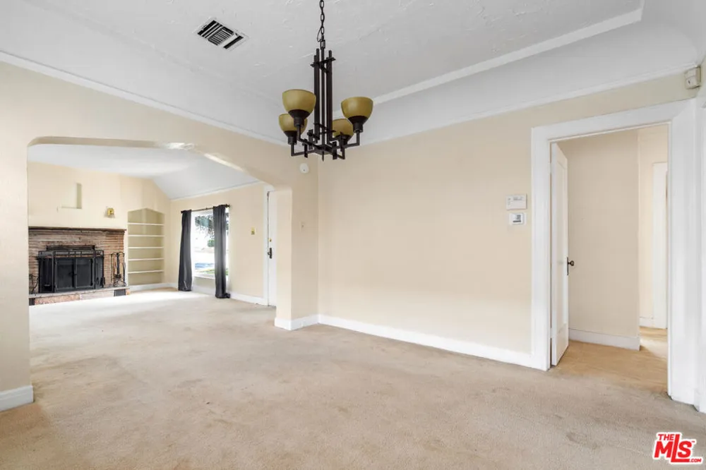 2059 W 78th Street Los Angeles, CA 90047
