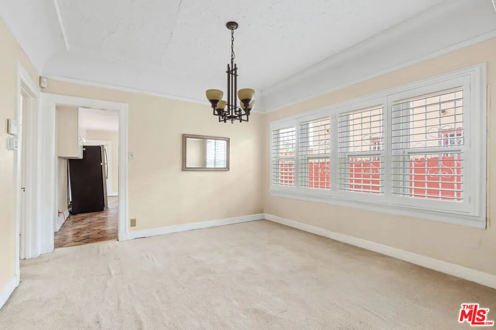 2059 W 78th Street Los Angeles, CA 90047