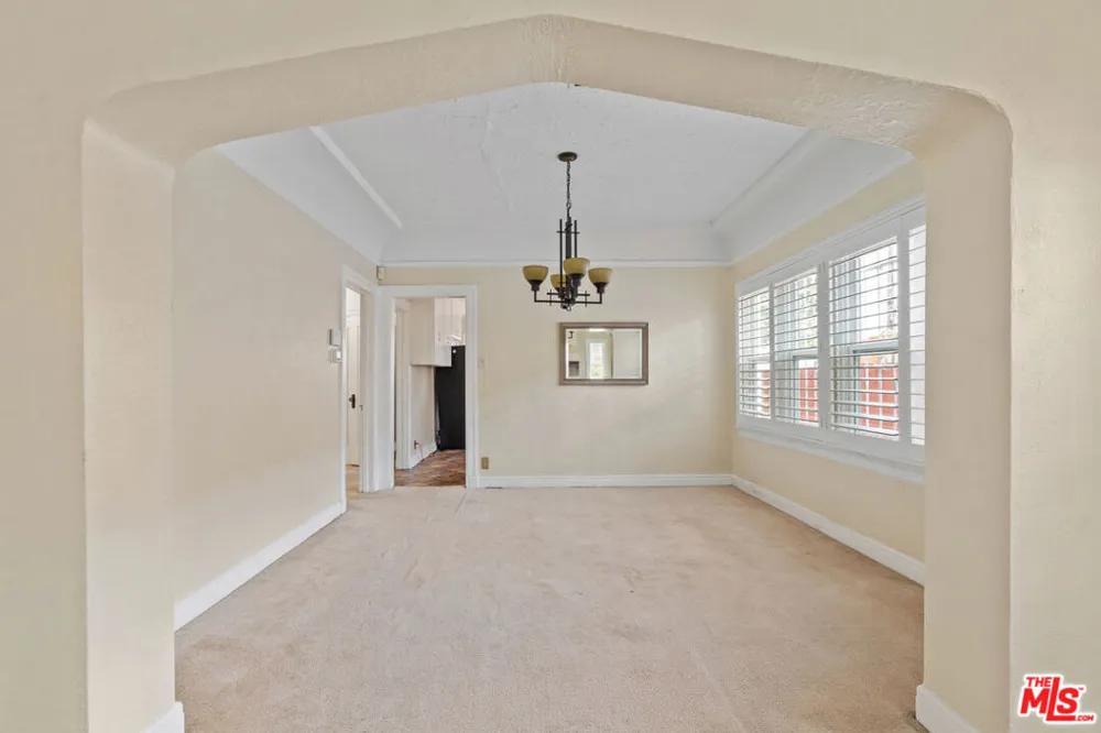 2059 W 78th Street Los Angeles, CA 90047