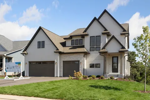 3767 Knightsbridge Lane