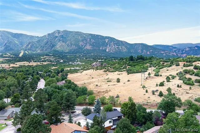 3590 Clubheights Drive Colorado Springs, CO 80906