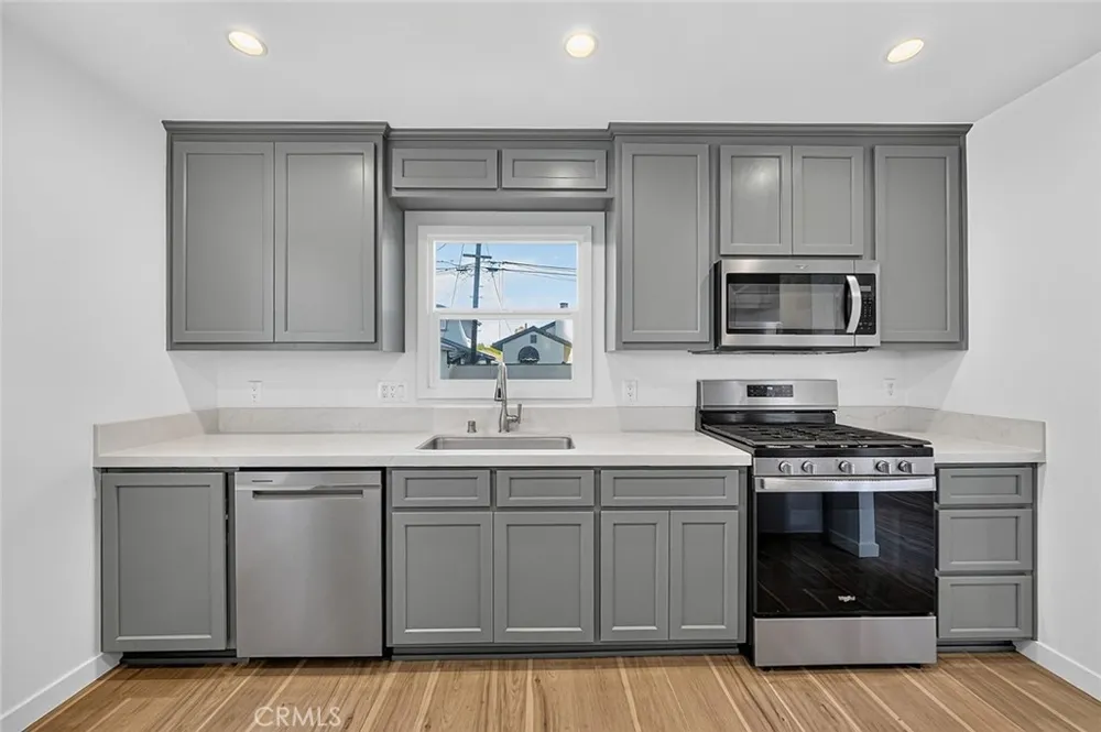 4548 Radnor Lakewood, CA 90713
