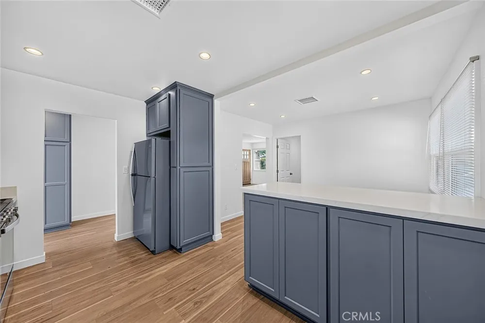 4548 Radnor Lakewood, CA 90713