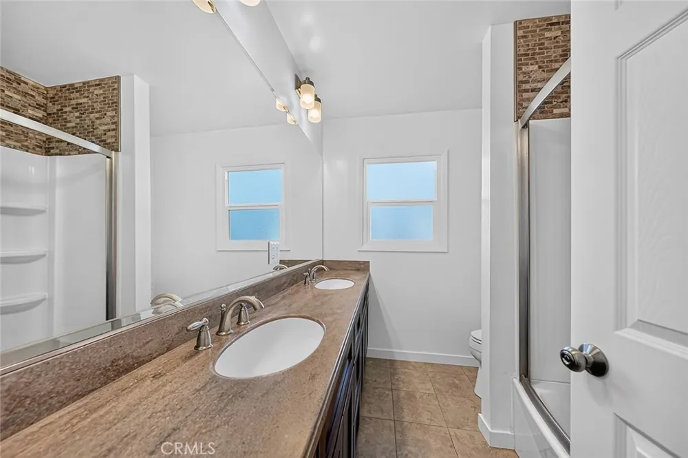 4548 Radnor Lakewood, CA 90713