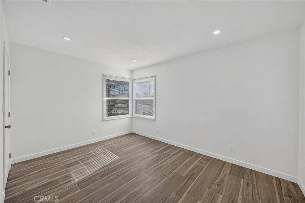 4548 Radnor Lakewood, CA 90713