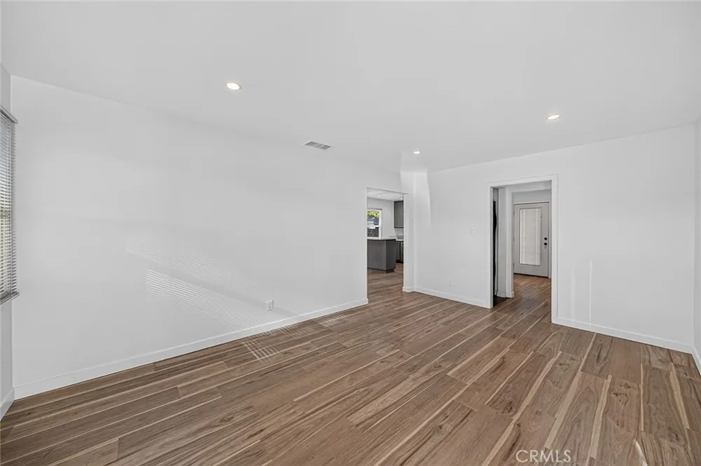 4548 Radnor Lakewood, CA 90713