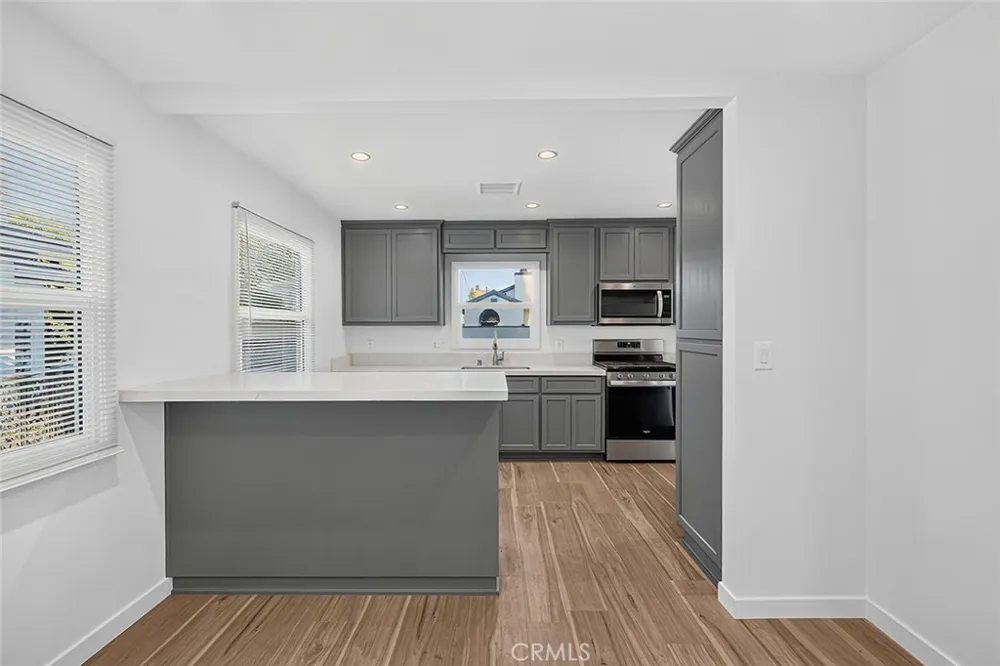 4548 Radnor Lakewood, CA 90713