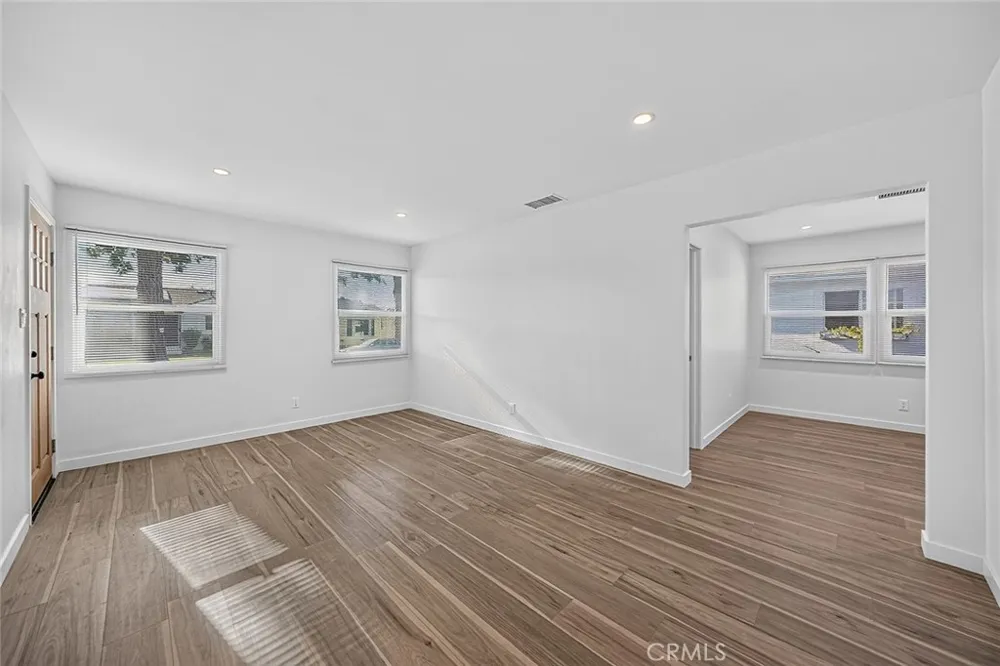 4548 Radnor Lakewood, CA 90713