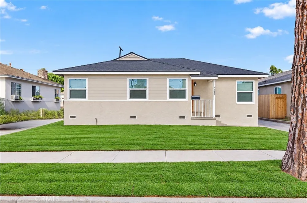 4548 Radnor Lakewood, CA 90713