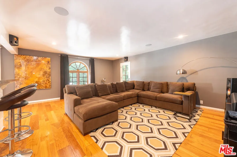 503 Greencraig Road Los Angeles, CA 90049