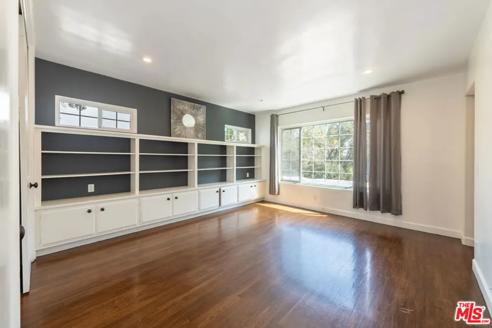 503 Greencraig Road Los Angeles, CA 90049