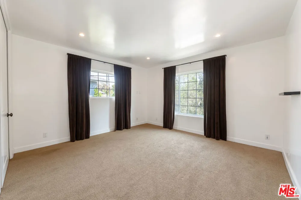 503 Greencraig Road Los Angeles, CA 90049