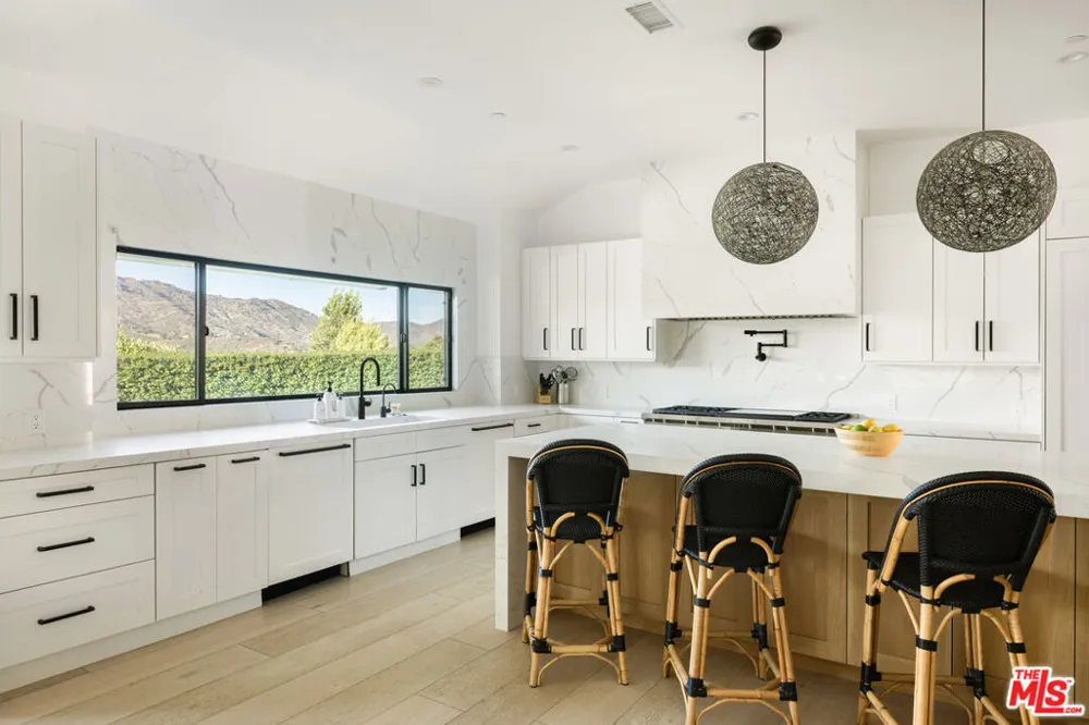 1396 Kingsboro Court Westlake Village, CA 91362