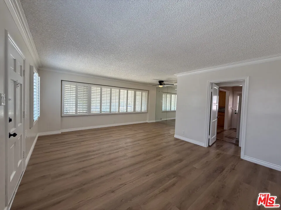 5908 S Fairfax Avenue Los Angeles, CA 90056