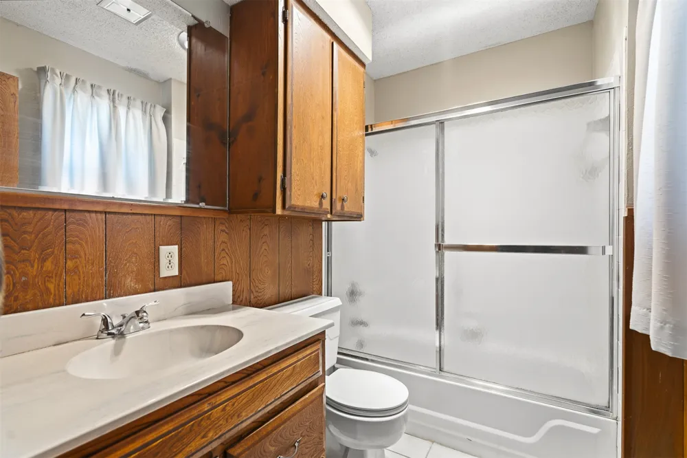 2011 W 1st Street Sulphur, OK 73086