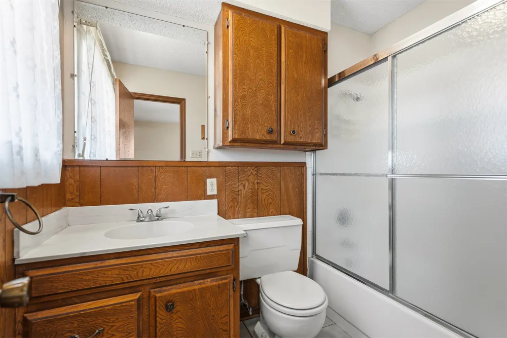 2011 W 1st Street Sulphur, OK 73086