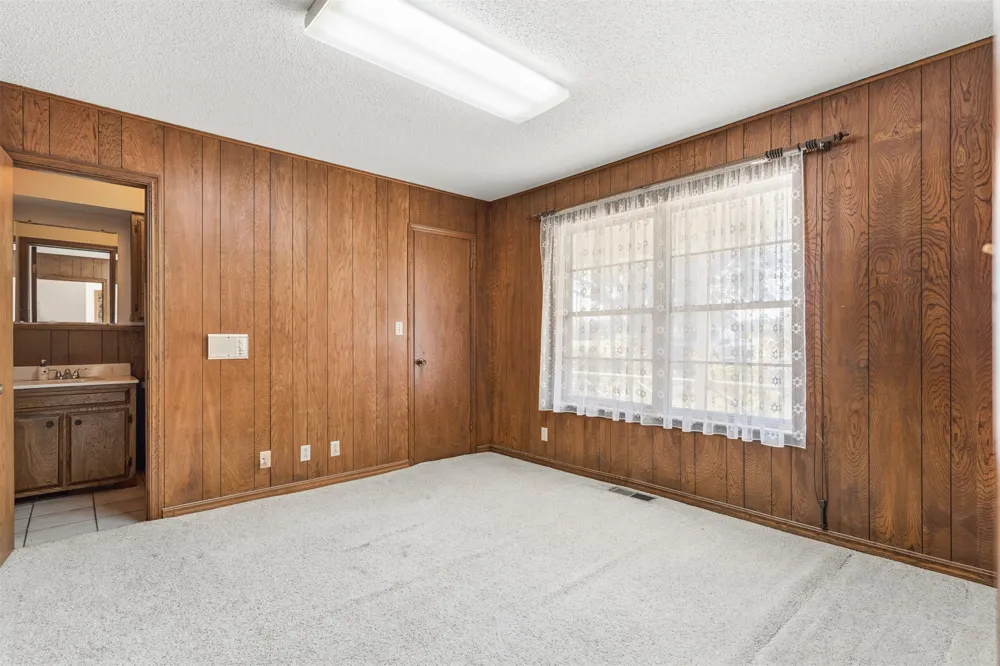 2011 W 1st Street Sulphur, OK 73086
