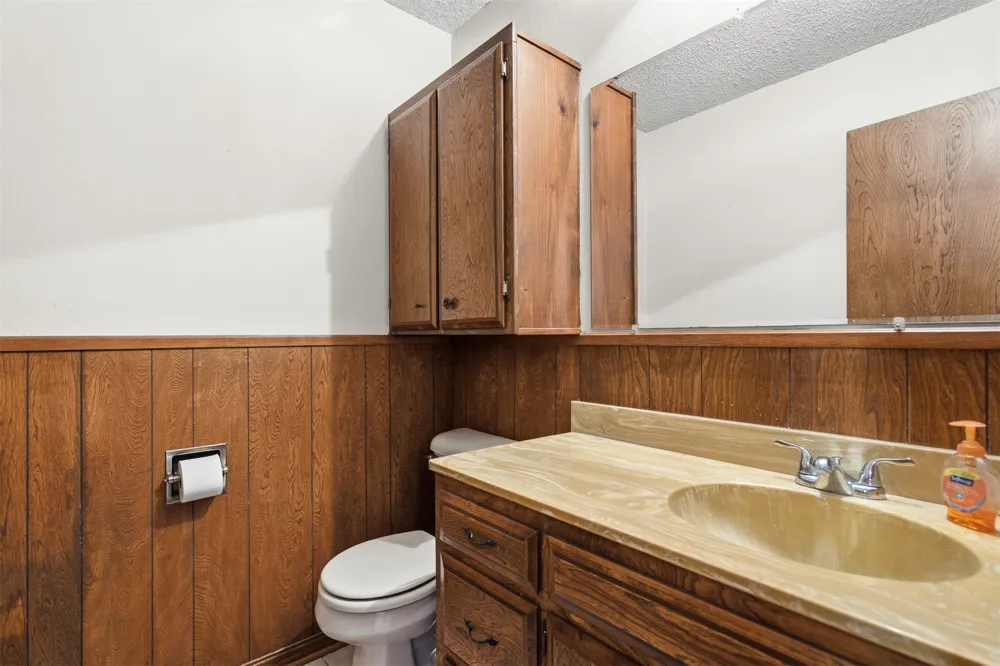2011 W 1st Street Sulphur, OK 73086