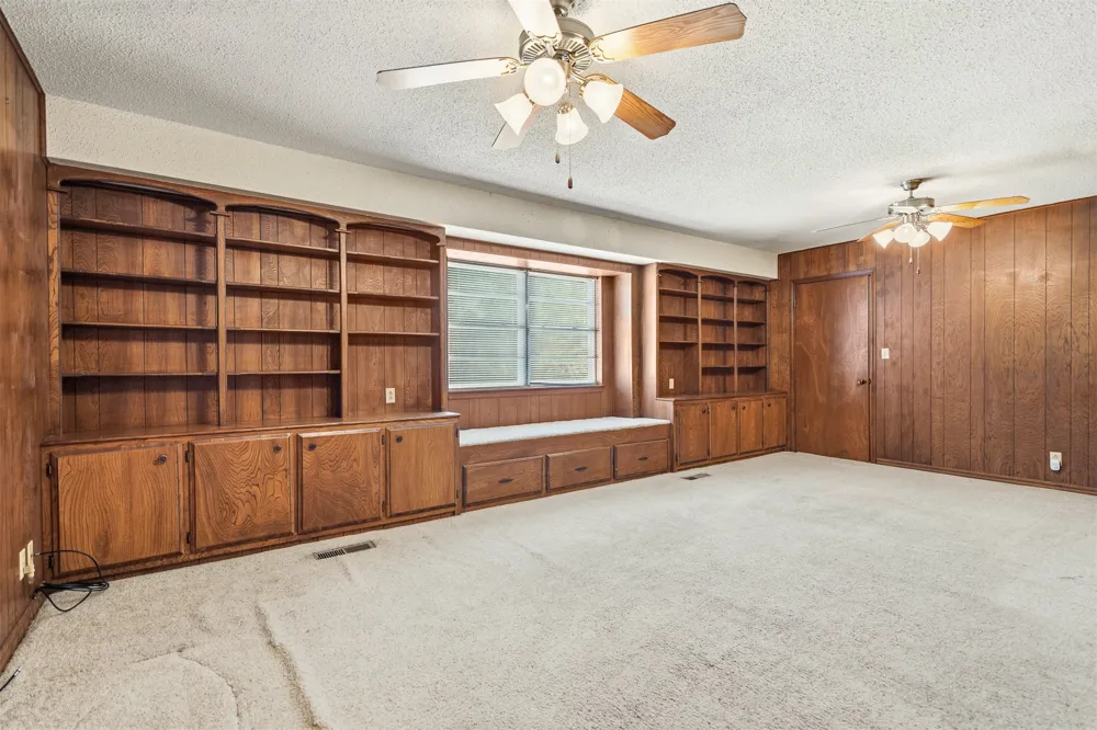 2011 W 1st Street Sulphur, OK 73086