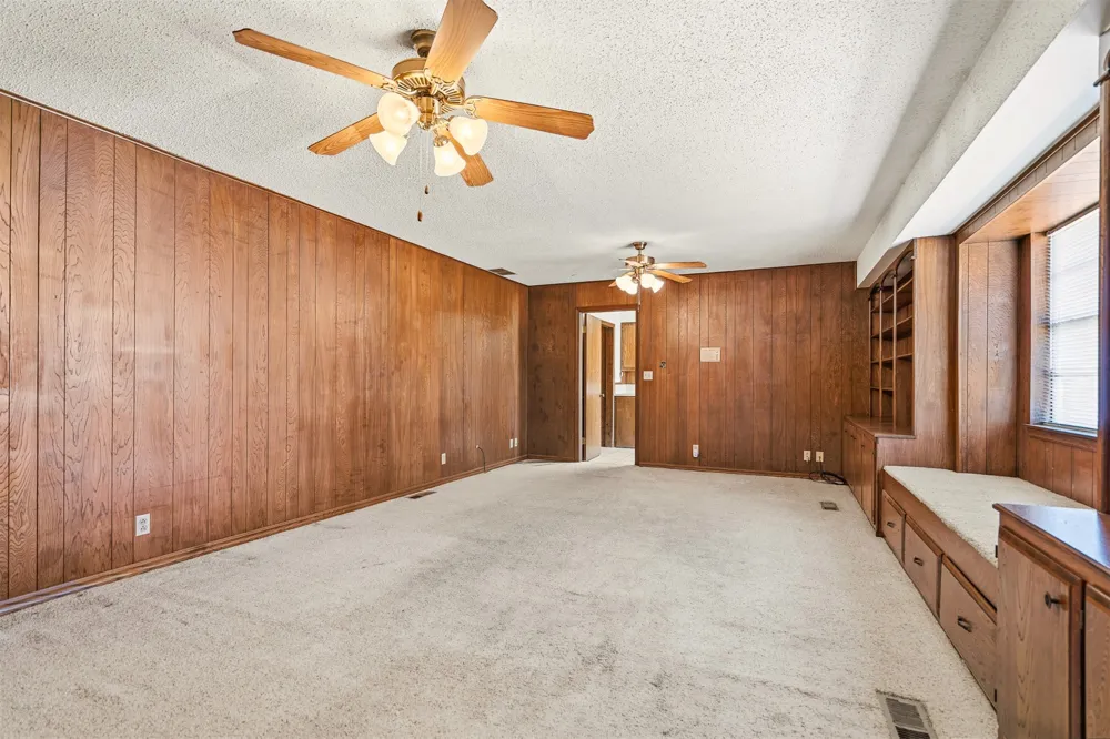 2011 W 1st Street Sulphur, OK 73086