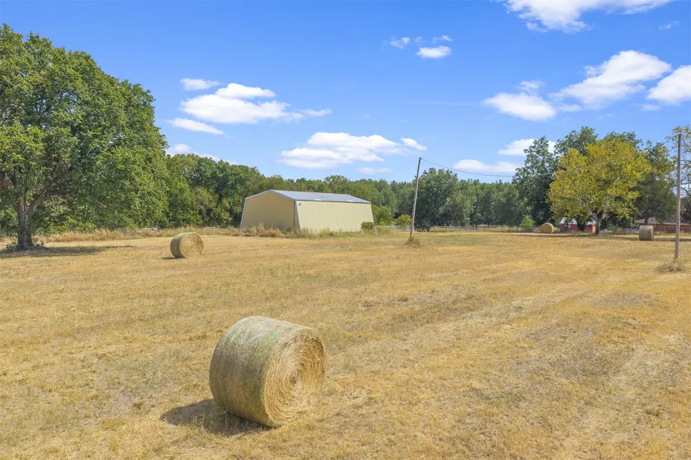 2011 W 1st Street Sulphur, OK 73086