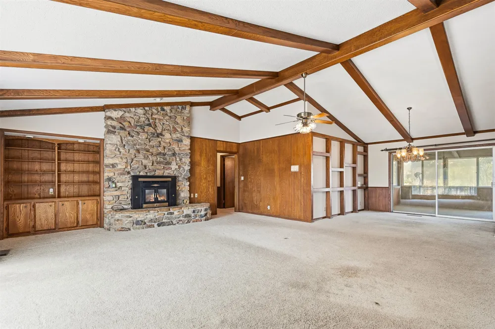 2011 W 1st Street Sulphur, OK 73086