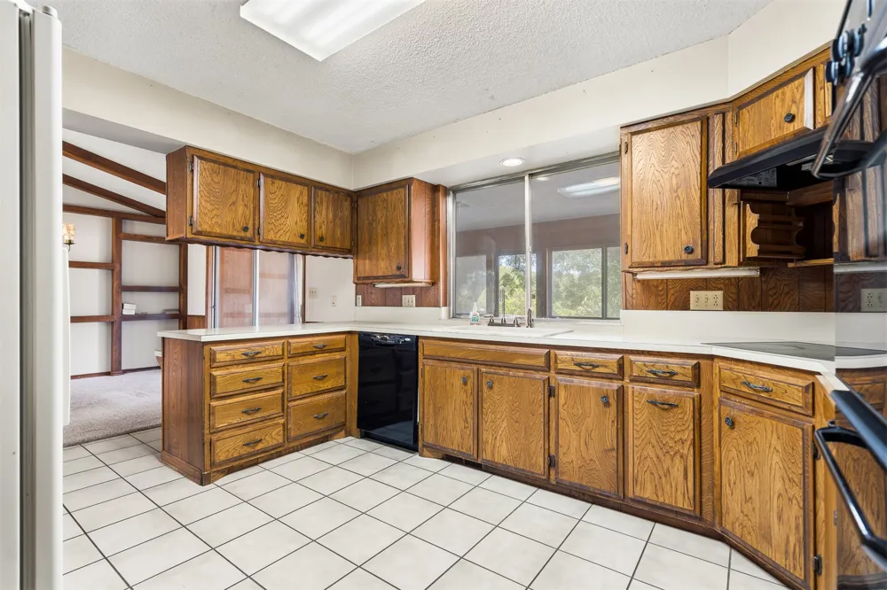 2011 W 1st Street Sulphur, OK 73086