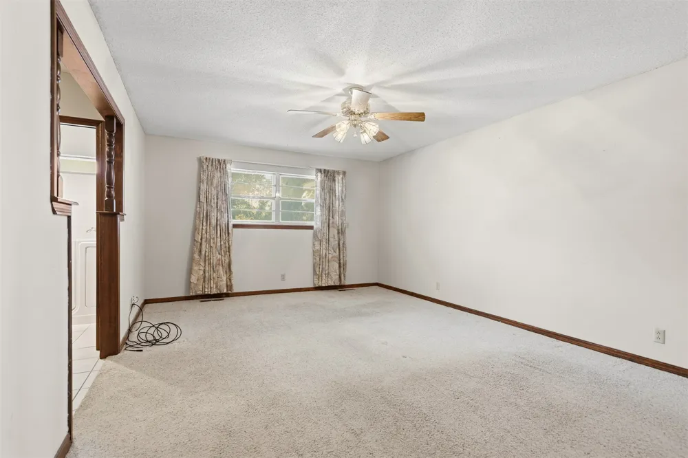 2011 W 1st Street Sulphur, OK 73086