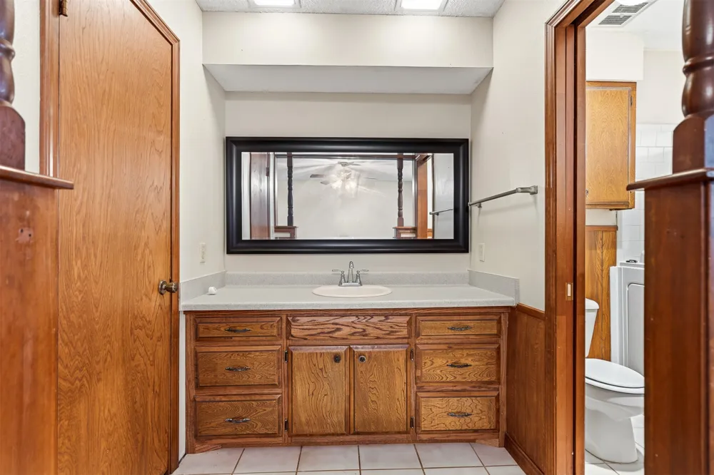 2011 W 1st Street Sulphur, OK 73086