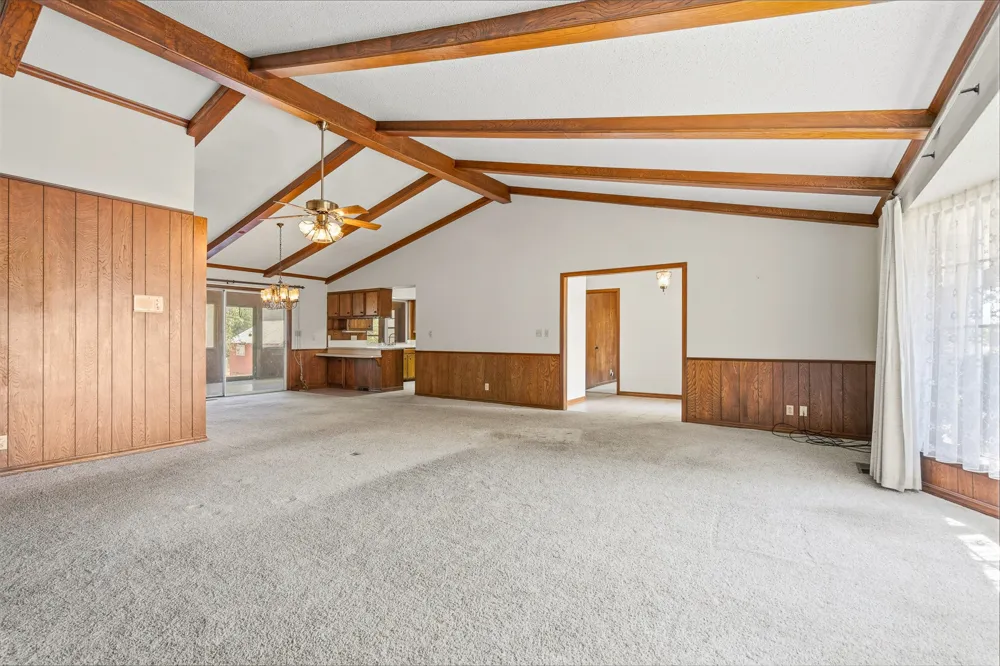 2011 W 1st Street Sulphur, OK 73086
