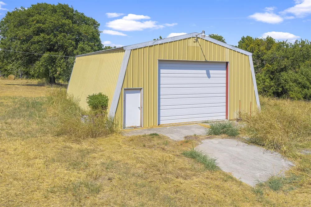 2011 W 1st Street Sulphur, OK 73086