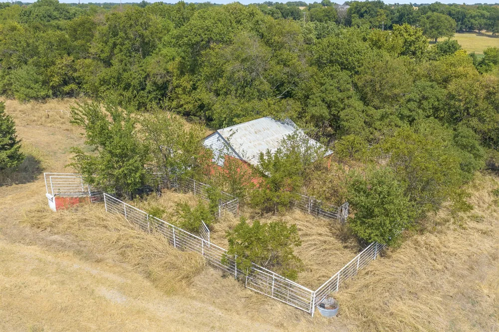 2011 W 1st Street Sulphur, OK 73086