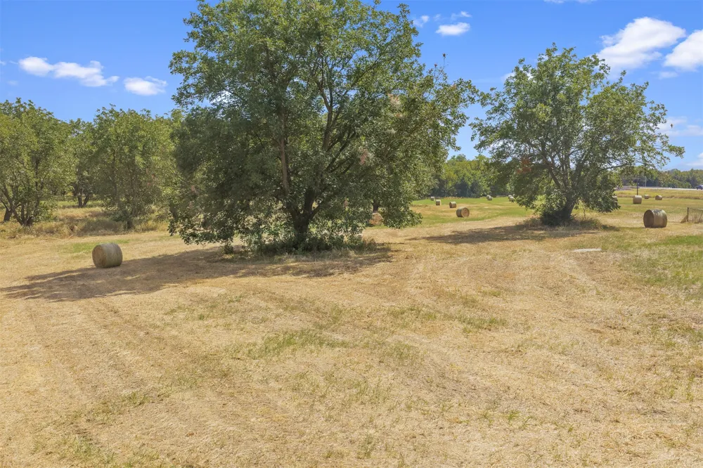 2011 W 1st Street Sulphur, OK 73086