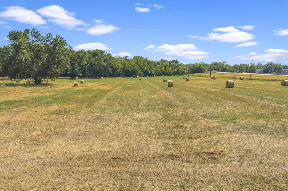 2011 W 1st Street Sulphur, OK 73086
