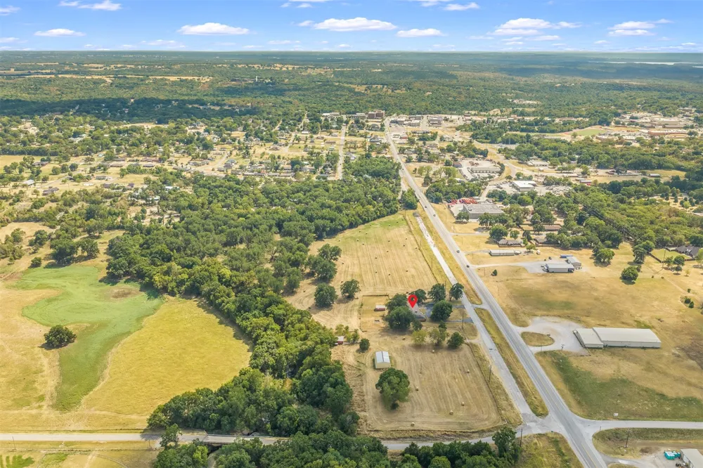 2011 W 1st Street Sulphur, OK 73086