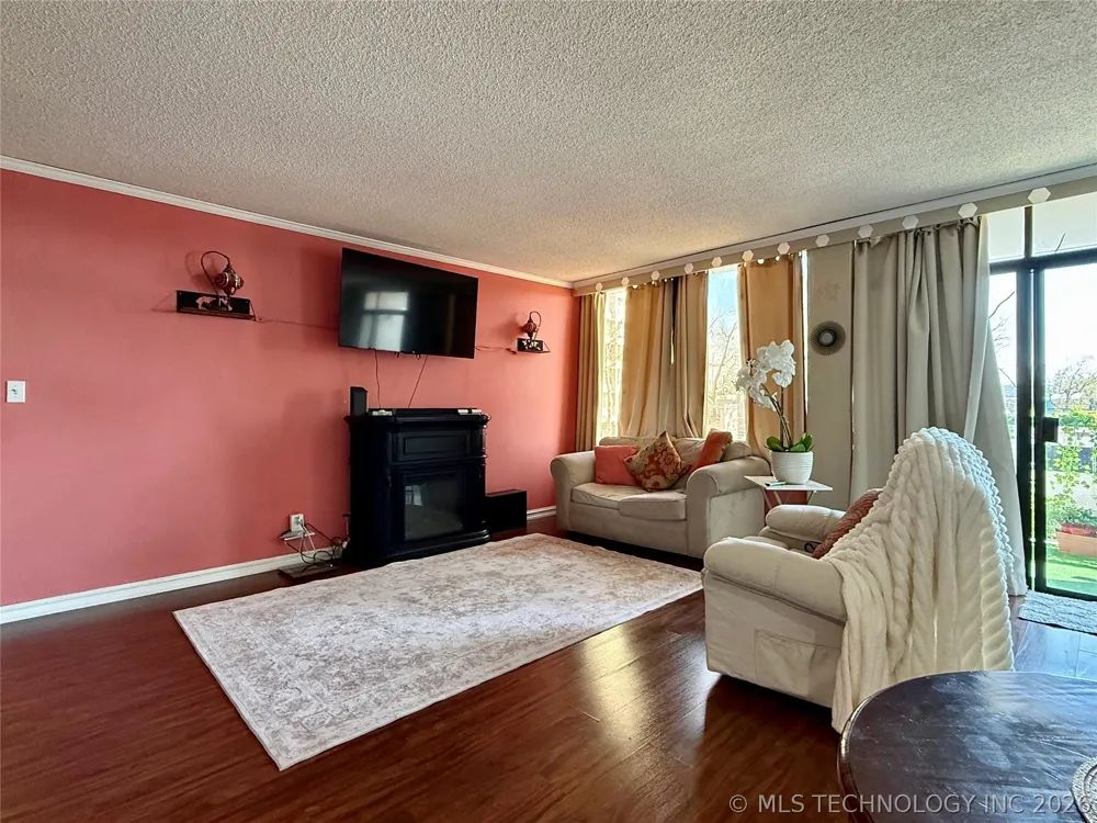 450 W 7th Street #207 Tulsa, OK 74119
