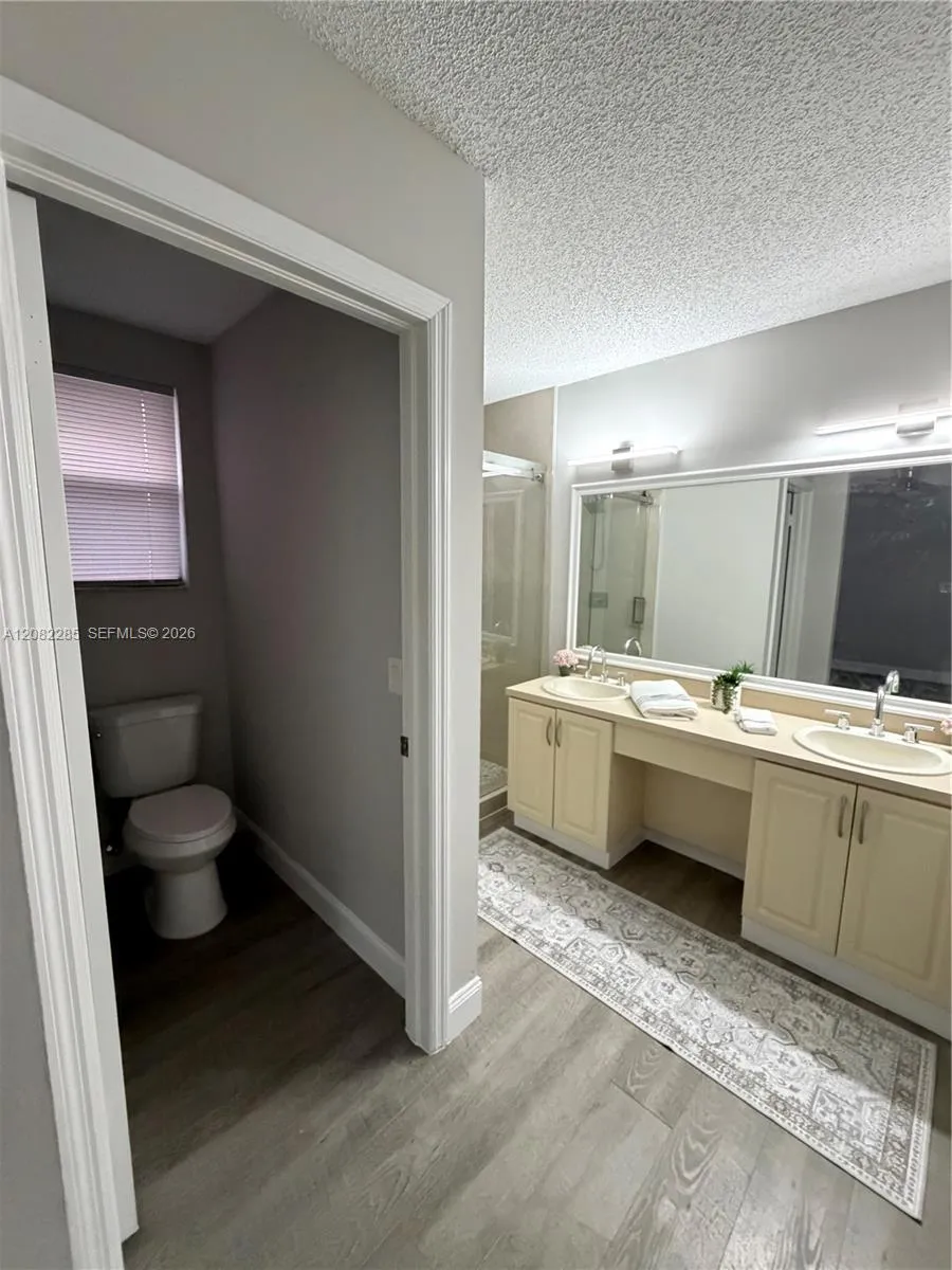 1246 NW 125th Ter Sunrise, FL 33323