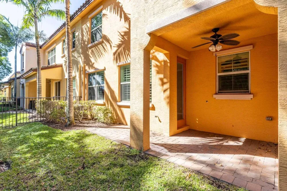 4628 MEDITERRANEAN CIRCLE Palm Beach Gardens, FL 33418