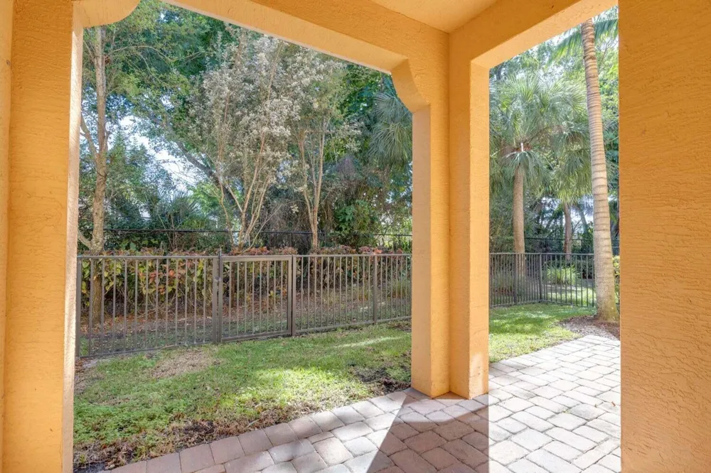 4628 MEDITERRANEAN CIRCLE Palm Beach Gardens, FL 33418