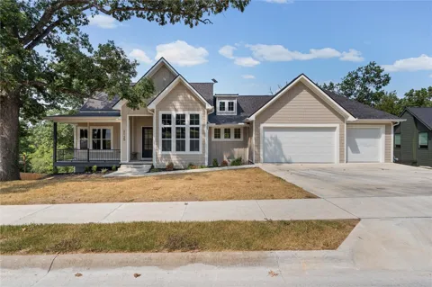 2125 Collins Drive
