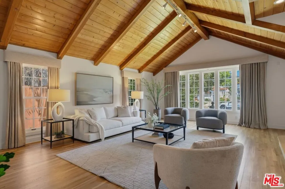 2055 Kelton Avenue Los Angeles, CA 90025