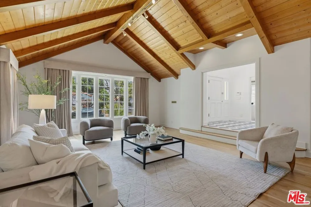 2055 Kelton Avenue Los Angeles, CA 90025
