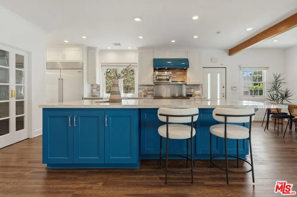 2055 Kelton Avenue Los Angeles, CA 90025