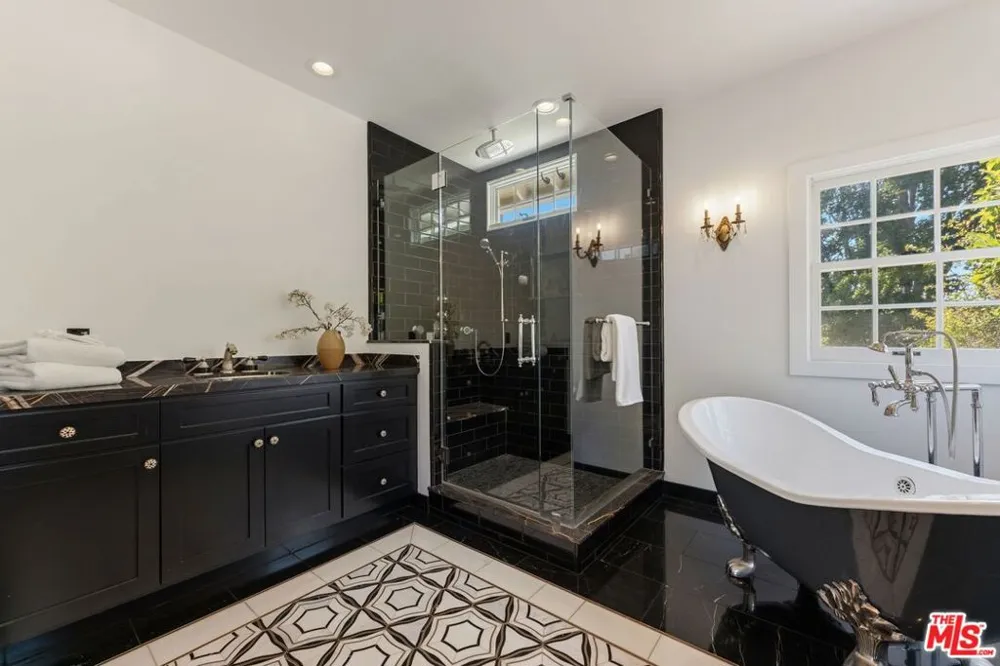 2055 Kelton Avenue Los Angeles, CA 90025