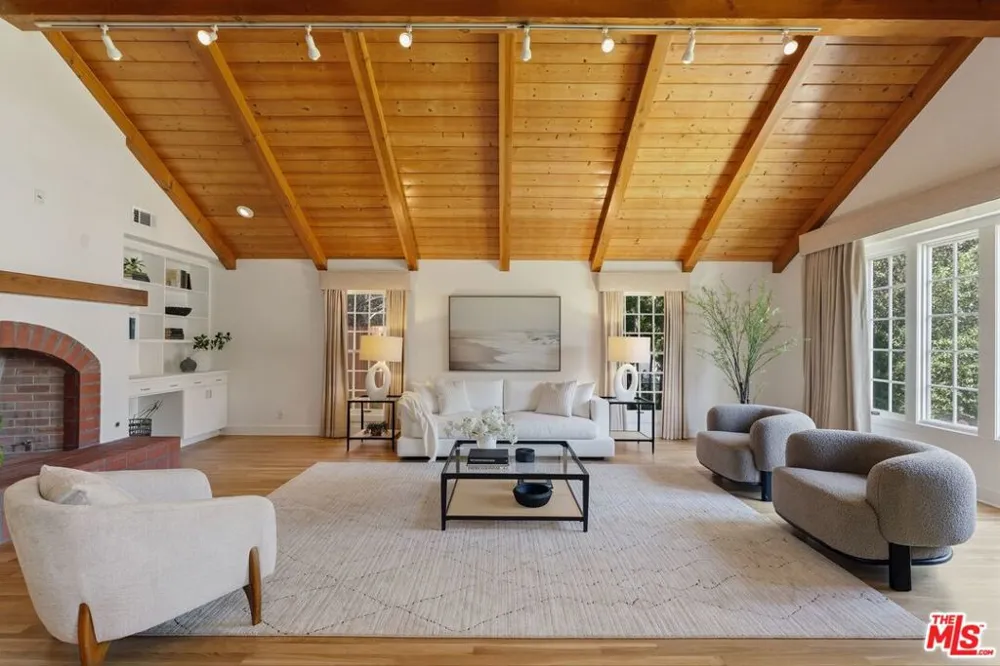 2055 Kelton Avenue Los Angeles, CA 90025