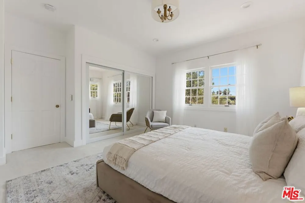 2055 Kelton Avenue Los Angeles, CA 90025