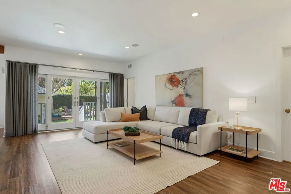 2055 Kelton Avenue Los Angeles, CA 90025