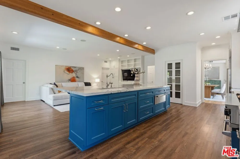 2055 Kelton Avenue Los Angeles, CA 90025