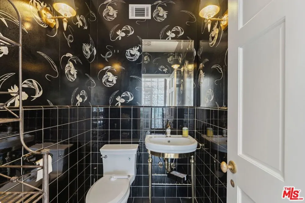 2055 Kelton Avenue Los Angeles, CA 90025
